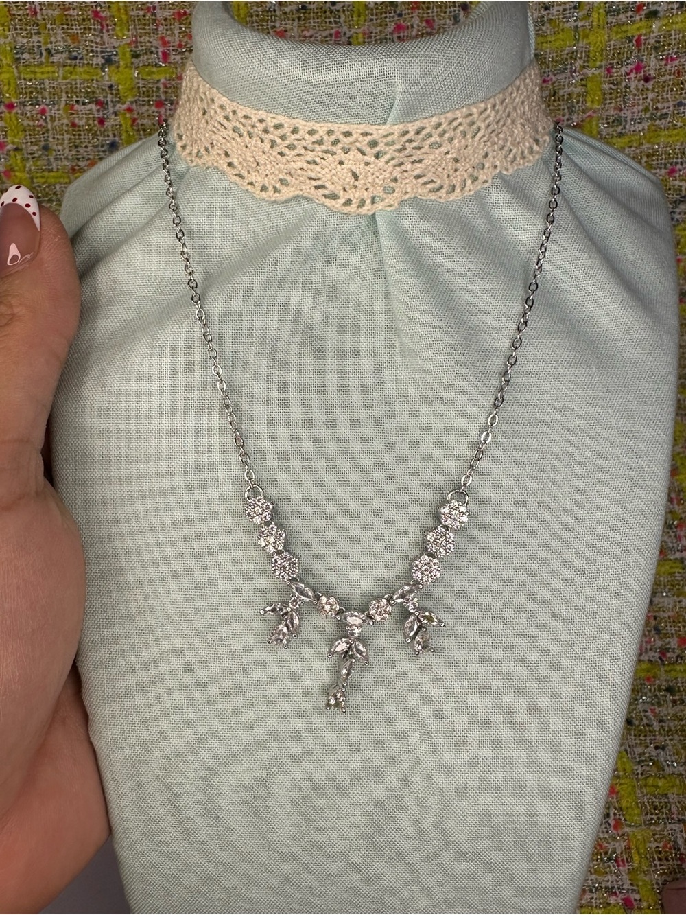 A great Moissanite diamond Silver Floral Crystal Pendant Necklace